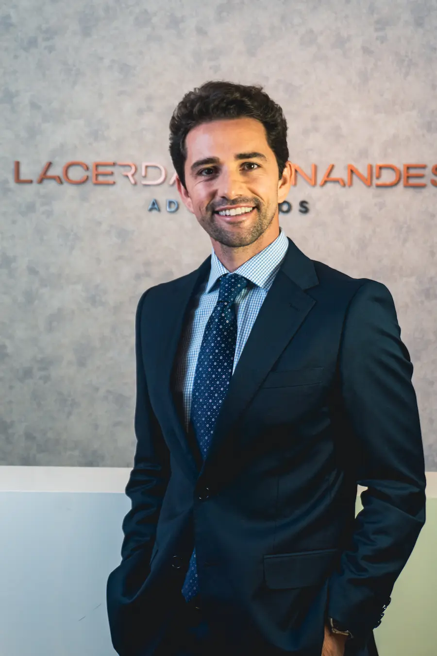 Maicon Fernandes, advogado com atuação em Direito Imobiliário em Florianópolis